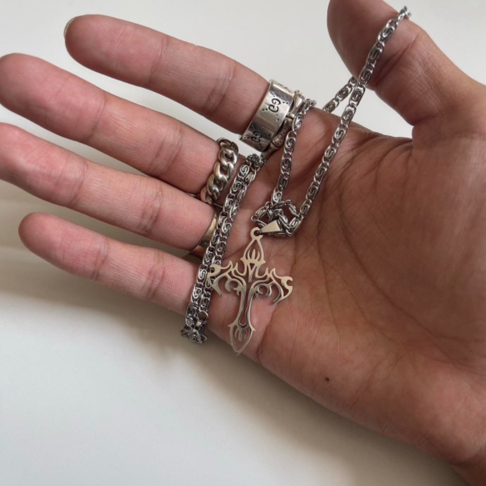 Y2K 2000s style heavy metal punk grunge emo cross pendant necklace - Picture 6 of 6